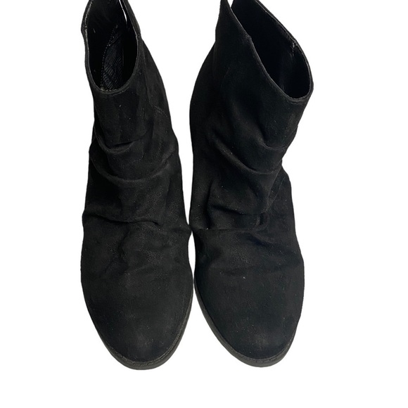 Clearance DIBA Ladies Black Faux suede ruched bootie size 8 Fabric upper 3” Heel - Picture 14 of 15